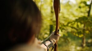 How To Shoot A Recurve Bow Without Sights?