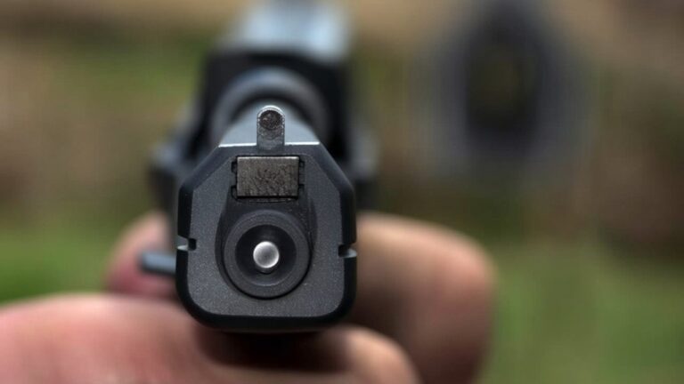 align pistol sights correctly
