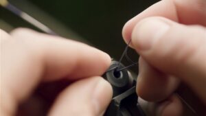 How To Tie In A Peep Sight?